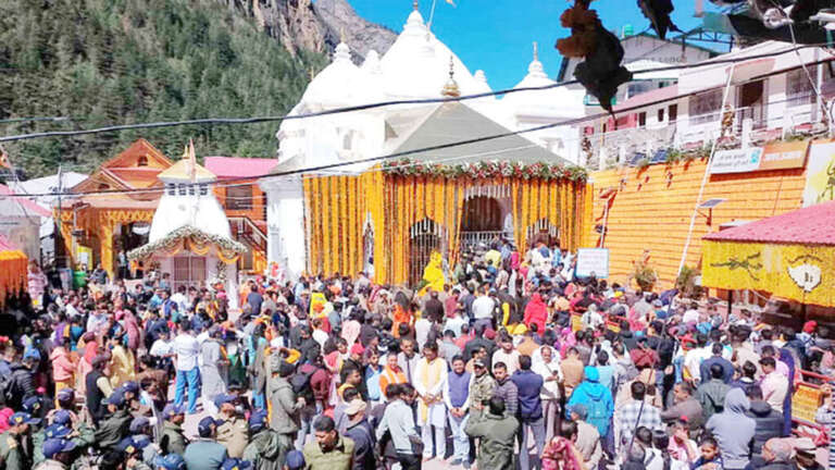 उत्तराखंड: अक्षय तृतीया पर खोले गए गंगोत्री धाम के कपाट, मुख्यमंत्री धामी ने की विशेष पूजा