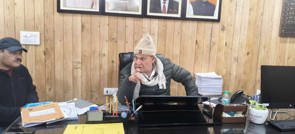 हल्द्वानी: कृषि उत्पादन मंडी समिति के डीजीएम कार्यालय में मंडी परिषद अध्यक्ष अनिल डब्बू ने ली अहम समीक्षा बैठक