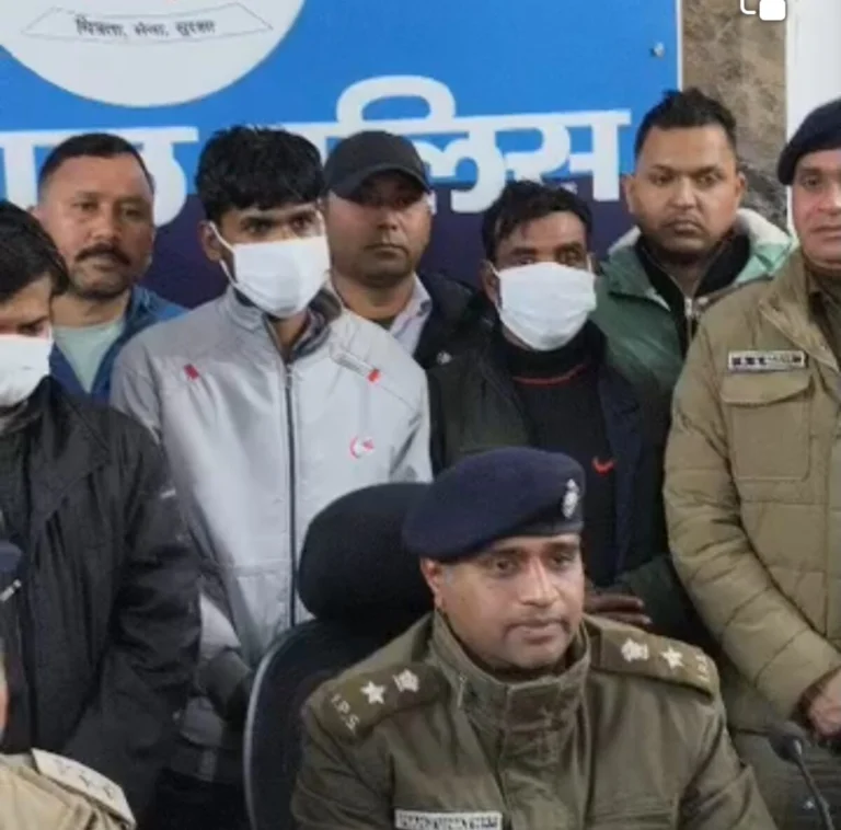 हल्द्वानी – राधिका ज्वेलर्स चोरीकांड का पुलिस ने किया खुलासा, अंतर्राष्ट्रीय गिरोह के 4 शातिर चोर गिरफ्तार