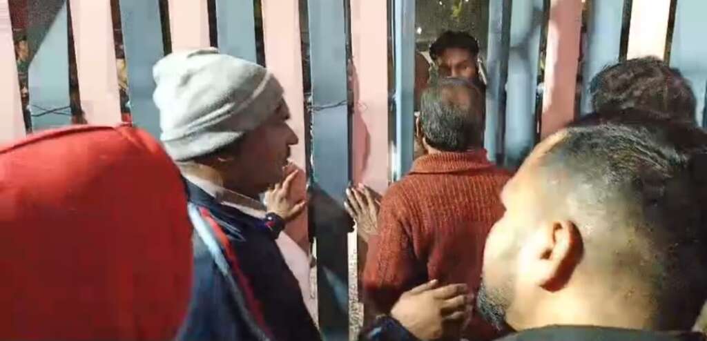 हल्द्वानी: गौलापार क्रिकेट लीग स्थगित, दर्शकों में नाराजगी, स्टेडियम गेट पर हंगामा 