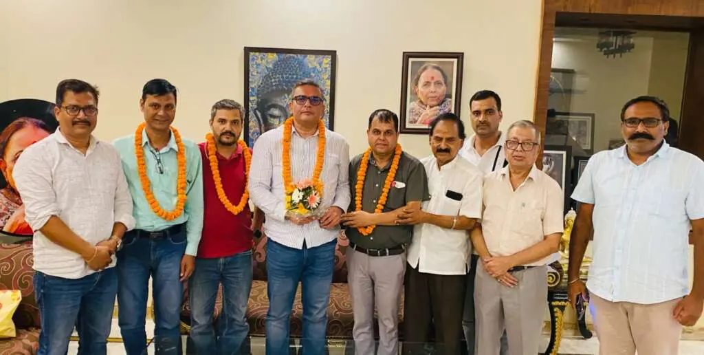 हल्द्वानी : इंटक के नवनियुक्त जिलाध्यक्ष मनोज और जिला महामंत्री रोहित भट्ट ने विधायक सुमित से की शिष्टाचार भेंट