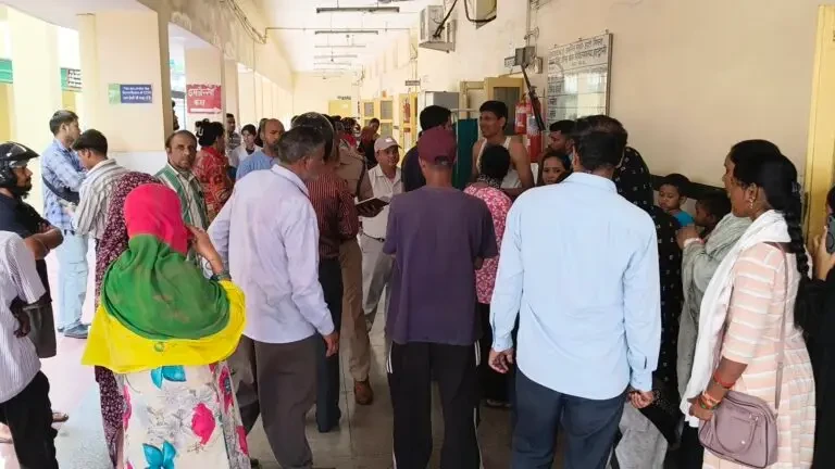 गर्दन की नश चटकाने के दौरान महिला की मौत, परिजनों ने पहलवान पर लगाए आरोप